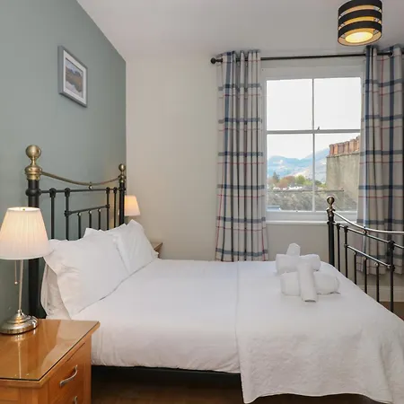 Baystones Apartment