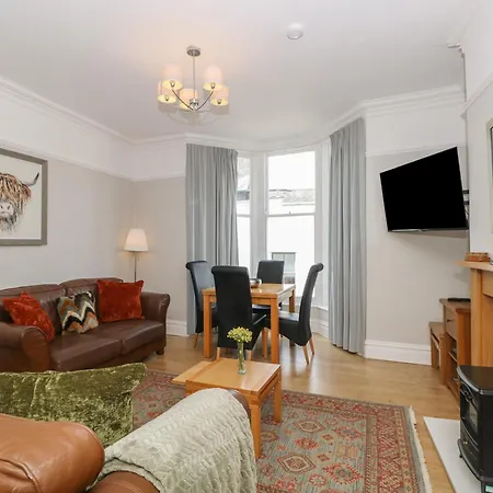 Baystones Apartment