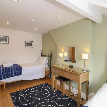 Baystones Apartment *